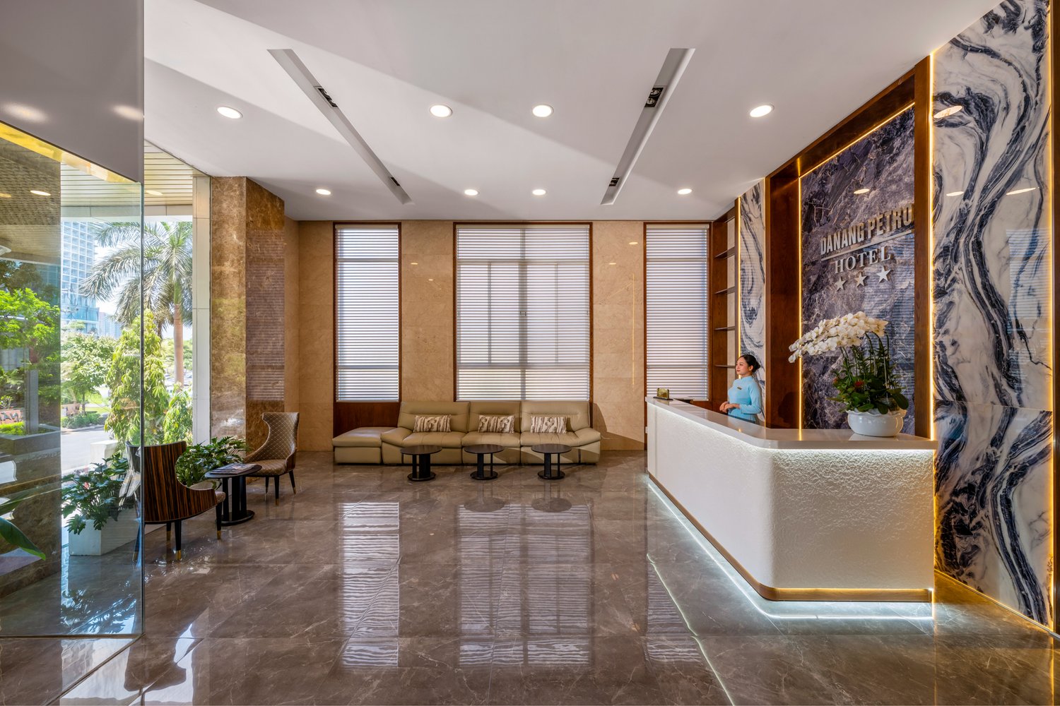 Danang Petro Hotel - Chi tiết nội thất — sự cân bằng giữa ánh sáng tự nhiên và ánh sáng bổ sung