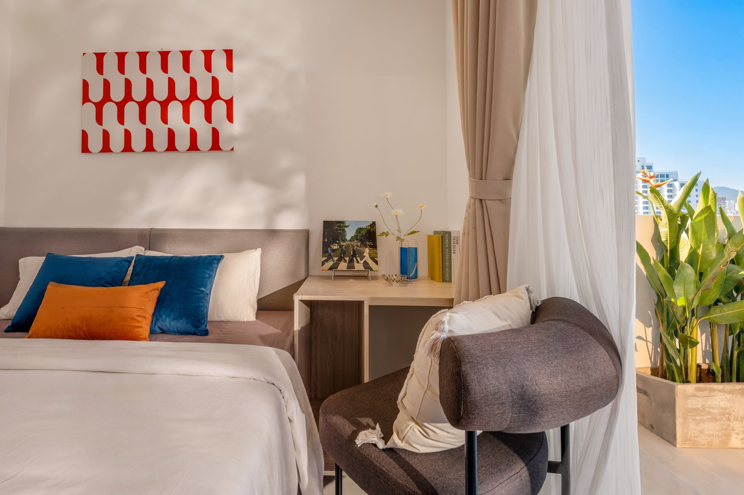 THE NEST Signature Apartment Danang - Chi tiết nội thất — sự cân bằng giữa ánh sáng tự nhiên và ánh sáng bổ sung