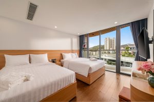 Bipinia Beach Hotel Quy Nhơn — Kiến Trúc Mặt Tiền Sóng Biển & Không Gian Lưu Trú Duyên Hải