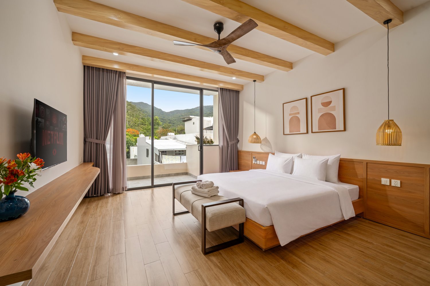 Case Study Nhiếp Ảnh Kiến Trúc: Đón Gió Biển Và Nắng Rừng Tại 113 Thích Thiện Chiếu Villa Đà Nẵng