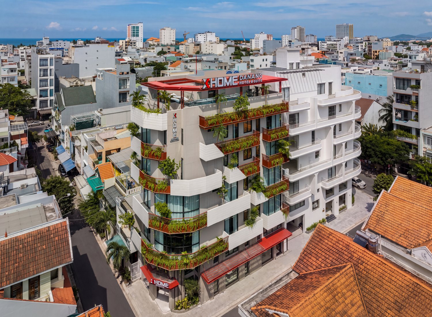 Case Study Nhiếp Ảnh Kiến Trúc: Mặt Đứng Sinh Thái Và Ánh Sáng Hoàng Hôn Tại XHOME Danang Hotel & Suite