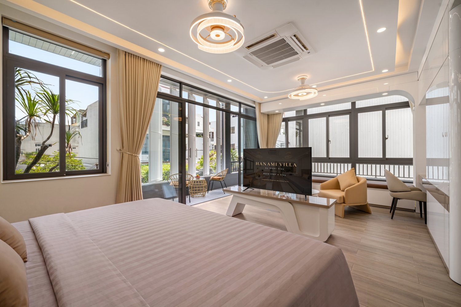 Case Study Nhiếp Ảnh Kiến Trúc: Nghệ Thuật Đường Cong Và Ánh Sáng Hoàng Hôn Tại Hanami Villa Đà Nẵng
