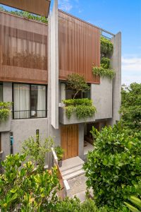 Huy Villa 1 Da Nang – Biệt Thự Phố Nhiệt Đới Với Giếng Trời Cây Xanh Và Hồ Bơi Thác Nước