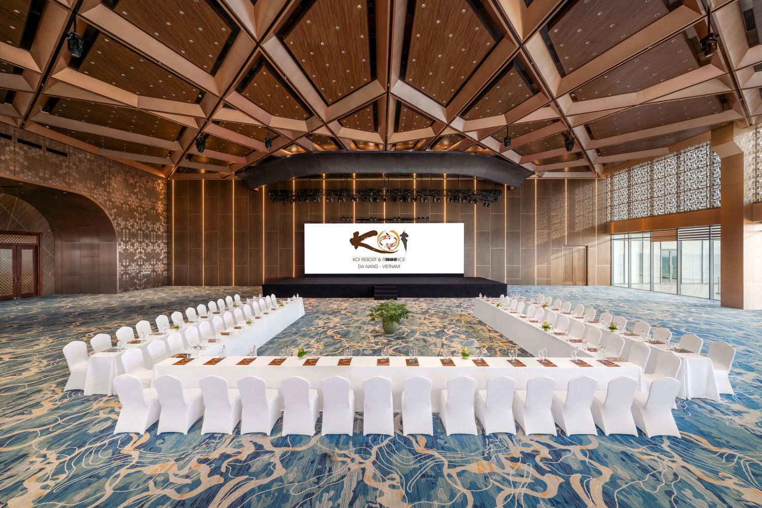 Kỹ Thuật Chụp Ảnh Trung Tâm Hội Nghị MICE: Dự Án KOI Resort Đà Nẵng
