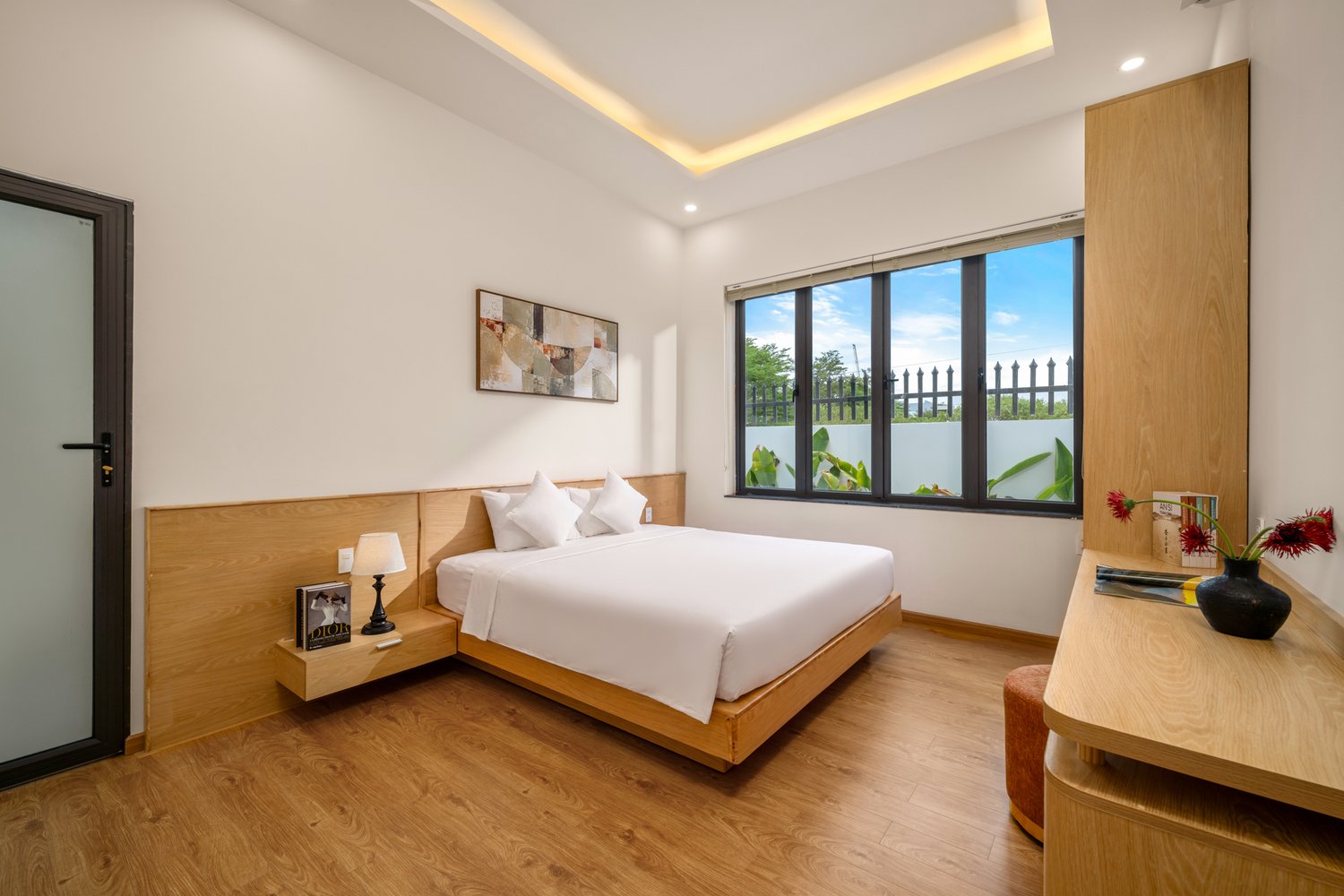 Orient Villa & Suite: Thiết Kế Biệt Thự Nghỉ Dưỡng Tối Giản Với Hồ Bơi Riêng Và Phòng Xông Hơi Đẳng Cấp