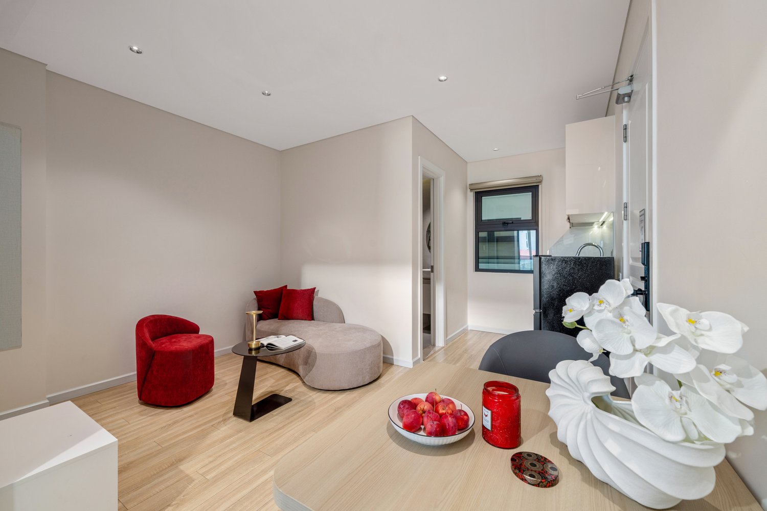 Sevana Hotel Mỹ Khê Đà Nẵng: Câu Chuyện Hình Ảnh Kiến Trúc Góc Phố, Ánh Sáng Biển & Không Gian Lưu Trú Đa Trải Nghiệm