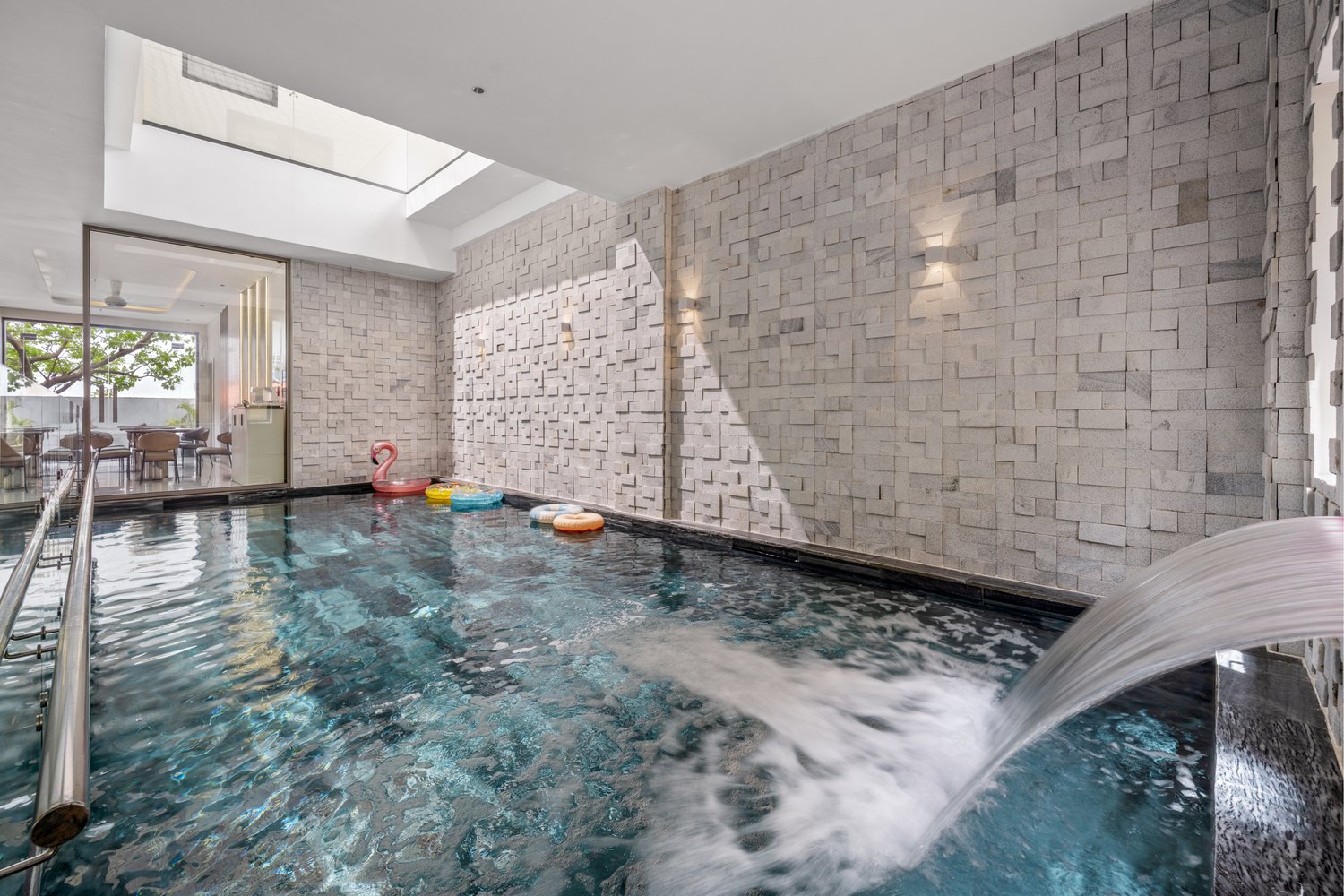 Sevana Hotel Mỹ Khê Đà Nẵng: Câu Chuyện Hình Ảnh Kiến Trúc Góc Phố, Ánh Sáng Biển & Không Gian Lưu Trú Đa Trải Nghiệm