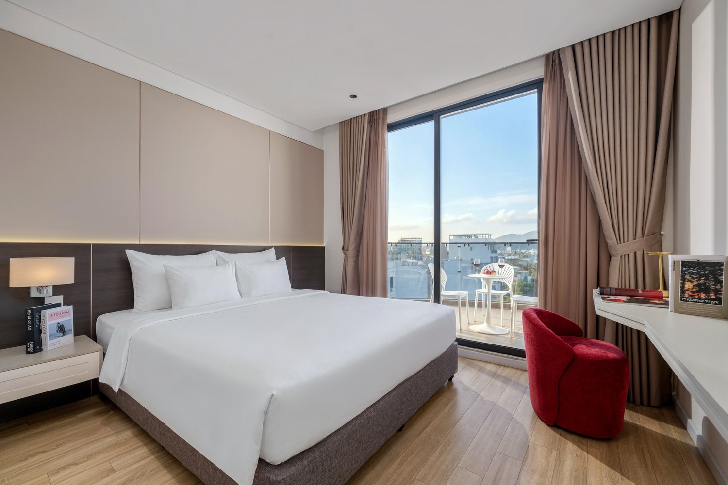 Sevana Hotel Mỹ Khê Đà Nẵng: Câu Chuyện Hình Ảnh Kiến Trúc Góc Phố, Ánh Sáng Biển & Không Gian Lưu Trú Đa Trải Nghiệm
